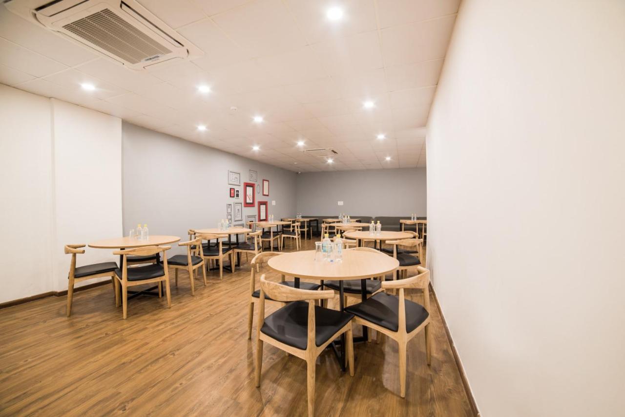 Oyo Townhouse 086 Pankha Road Hotel Ню Делхи Екстериор снимка