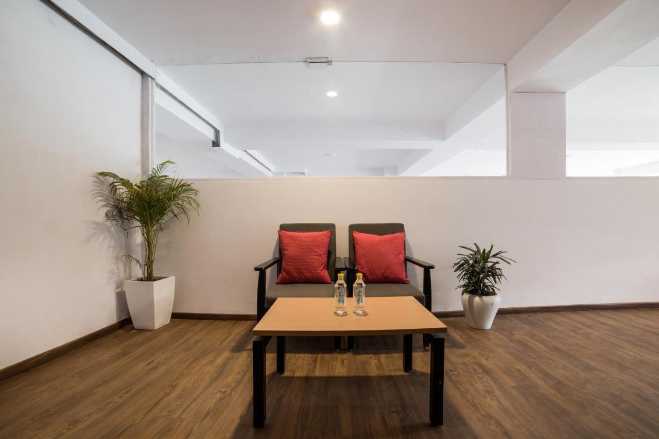 Oyo Townhouse 086 Pankha Road Hotel Ню Делхи Екстериор снимка
