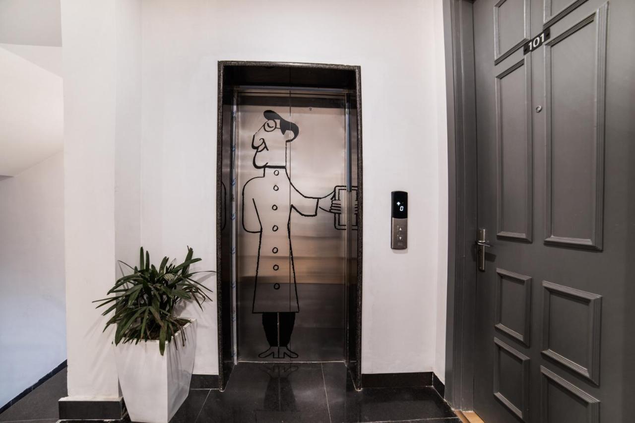 Oyo Townhouse 086 Pankha Road Hotel Ню Делхи Екстериор снимка