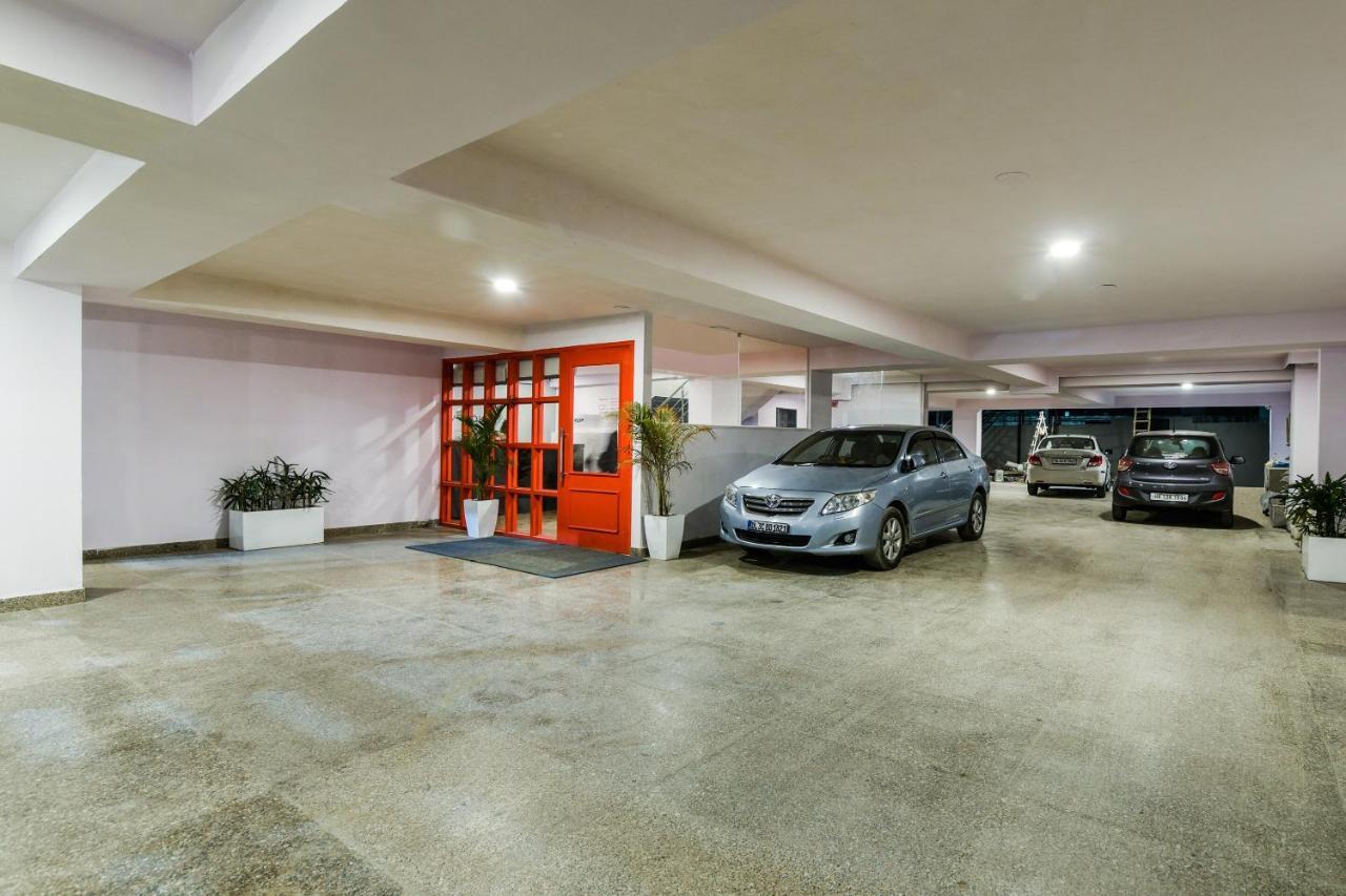 Oyo Townhouse 086 Pankha Road Hotel Ню Делхи Екстериор снимка